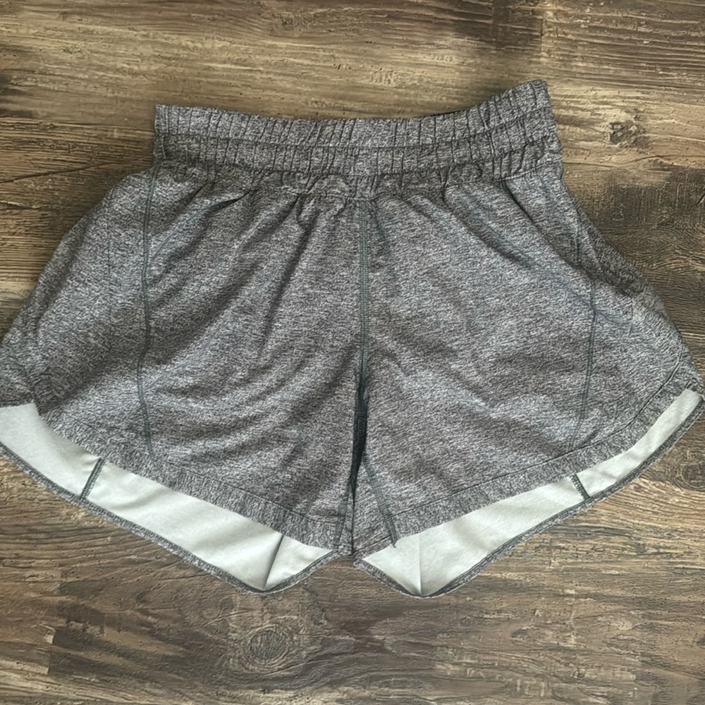 #lululemon Hotty Hot High Rise 4 inch lined short